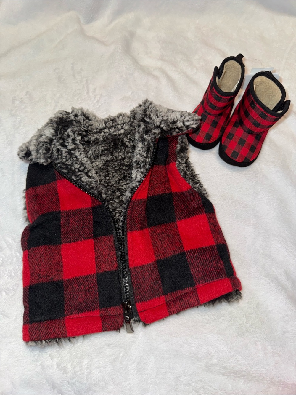 Kids Buffalo Plaid Sherpa-Lined Vest in Red & Black